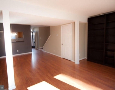 1566 Garden Court - Photo Thumbnail 4
