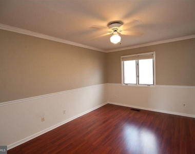 1566 Garden Court - Photo Thumbnail 11