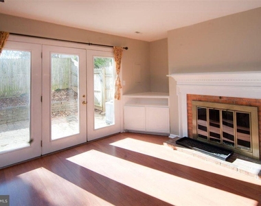 1566 Garden Court - Photo Thumbnail 8