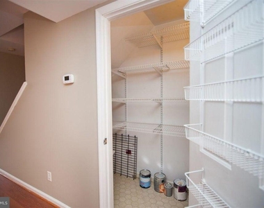 1566 Garden Court - Photo Thumbnail 9