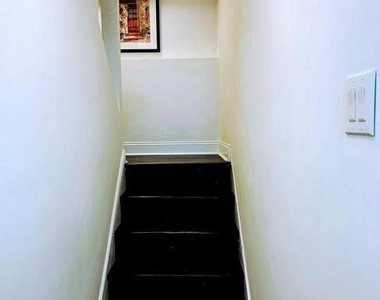1832 Green Street - Photo Thumbnail 3
