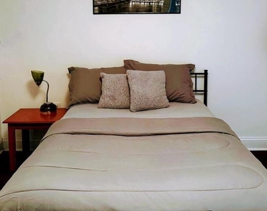 1832 Green Street - Photo Thumbnail 7