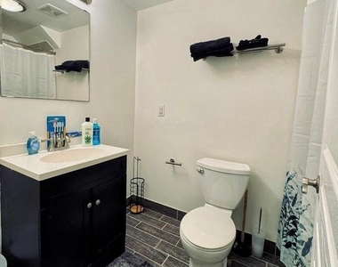 1832 Green Street - Photo Thumbnail 11