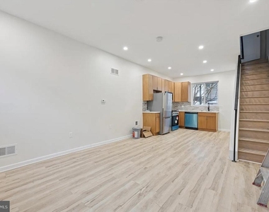 2615 Earp Street - Photo Thumbnail 3
