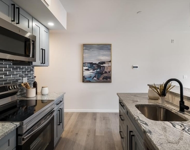 1825 Callowhill Street - Photo Thumbnail 5