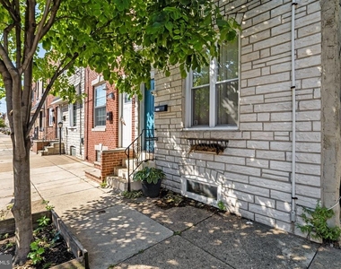 2426 E Indiana Avenue - Photo Thumbnail 2