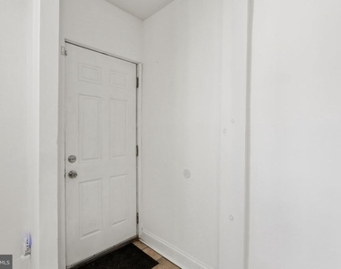 2426 E Indiana Avenue - Photo Thumbnail 4