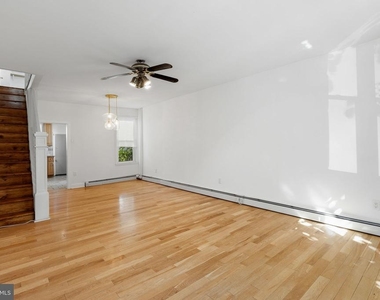 2426 E Indiana Avenue - Photo Thumbnail 7