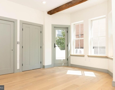 327 S 16th Street - Photo Thumbnail 7
