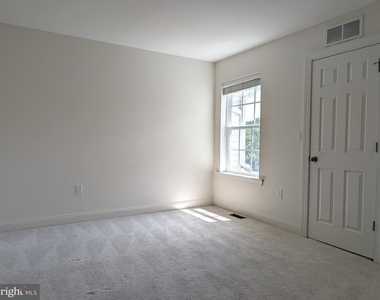 68 Autumn Lane - Photo Thumbnail 8