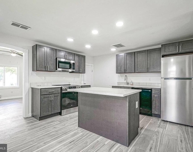 21 21 & 23 Harding Avenue - Photo Thumbnail 24