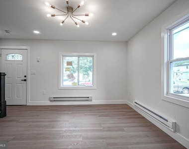 21 21 & 23 Harding Avenue - Photo Thumbnail 12