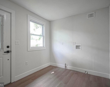 21 21 & 23 Harding Avenue - Photo Thumbnail 13