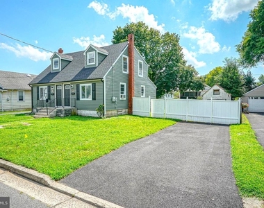 21 21 & 23 Harding Avenue - Photo Thumbnail 23