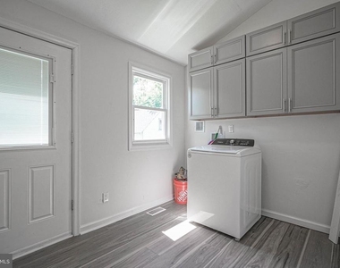 21 21 & 23 Harding Avenue - Photo Thumbnail 31