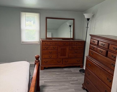607 2nd Ave, Unit B - Photo Thumbnail 6