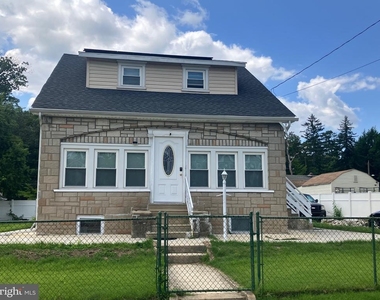 607 2nd Ave, Unit B - Photo Thumbnail 2