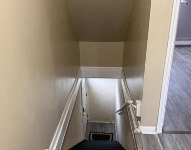 607 2nd Ave, Unit B - Photo Thumbnail 7