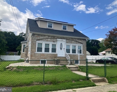 607 2nd Ave, Unit A - Photo Thumbnail 1
