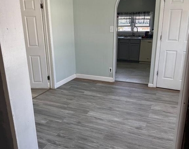 607 2nd Ave, Unit A - Photo Thumbnail 6