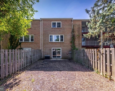 1445 Boxwood Drive - Photo Thumbnail 1