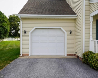 1331 Aspen Drive - Photo Thumbnail 4