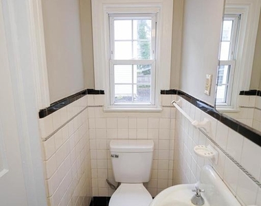 308 N Division Street - Photo Thumbnail 20