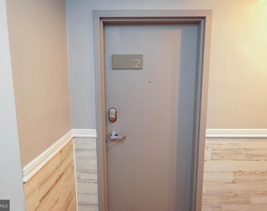 308 N Division Street - Photo Thumbnail 4