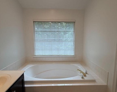 12109 Sutton Lane - Photo Thumbnail 32