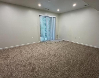 12109 Sutton Lane - Photo Thumbnail 3