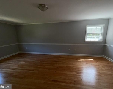 15820 Wayne Avenue - Photo Thumbnail 11