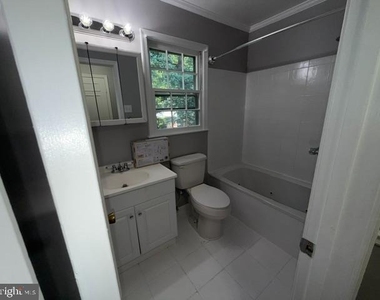 15820 Wayne Avenue - Photo Thumbnail 14