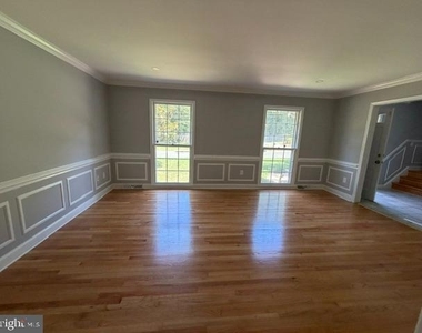 15820 Wayne Avenue - Photo Thumbnail 6