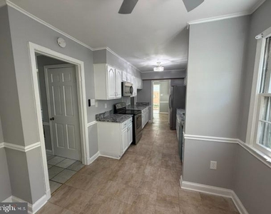 15820 Wayne Avenue - Photo Thumbnail 3