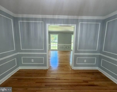15820 Wayne Avenue - Photo Thumbnail 5