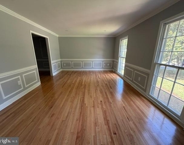 15820 Wayne Avenue - Photo Thumbnail 1
