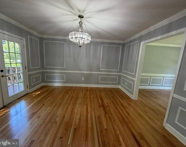 15820 Wayne Avenue - Photo Thumbnail 4