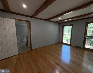 15820 Wayne Avenue - Photo Thumbnail 22