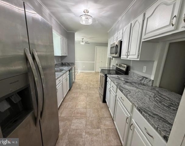15820 Wayne Avenue - Photo Thumbnail 2