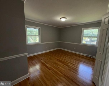 15820 Wayne Avenue - Photo Thumbnail 17