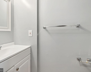 9406 Collette Way - Photo Thumbnail 12