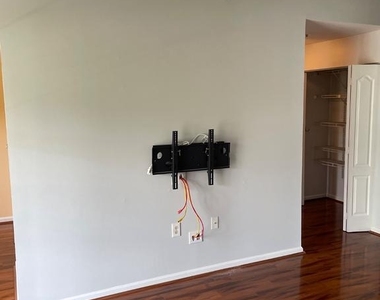 8371 Montgomery Run Road Se - Photo Thumbnail 17