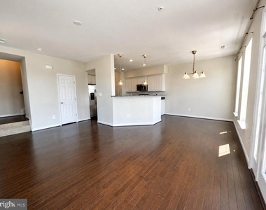 5845 Bella Marie Way - Photo Thumbnail 6