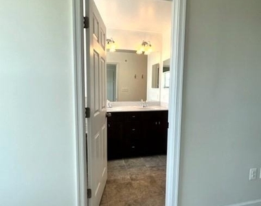 5845 Bella Marie Way - Photo Thumbnail 38