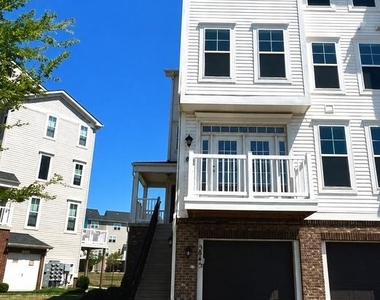 5845 Bella Marie Way - Photo Thumbnail 2