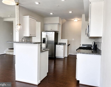 5845 Bella Marie Way - Photo Thumbnail 11