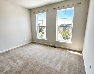 5845 Bella Marie Way - Photo Thumbnail 21
