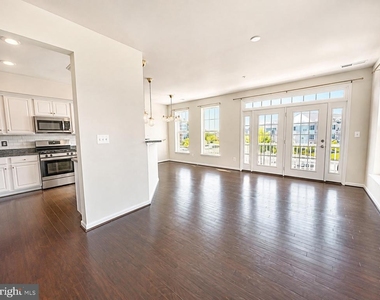 5845 Bella Marie Way - Photo Thumbnail 5