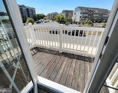5845 Bella Marie Way - Photo Thumbnail 16