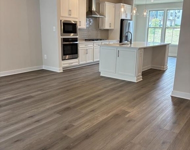 10140 Lake Linganore Boulevard - Photo Thumbnail 1